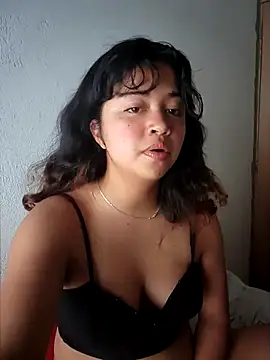 Snapshot of Peach_Girll chatting on March 1, 7:04 pm Peach Girll online show from March 1, 7:04 pm