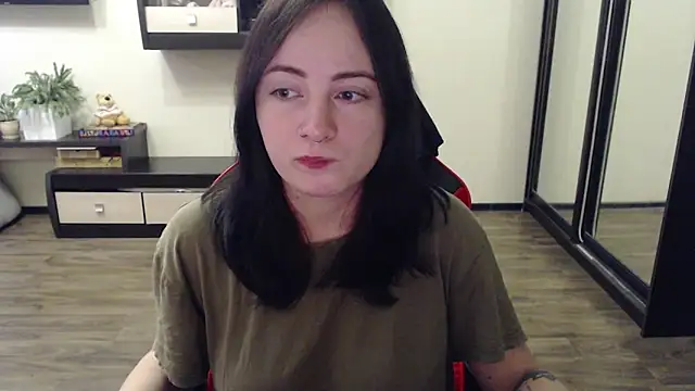 Snapshot of Laralianna chatting on October 9, 10:02 am Laralianna online show from October 9, 10:02 am