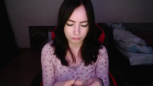 Snapshot of Laralianna chatting on December 5, 3:09 pm Laralianna online show from December 5, 3:09 pm