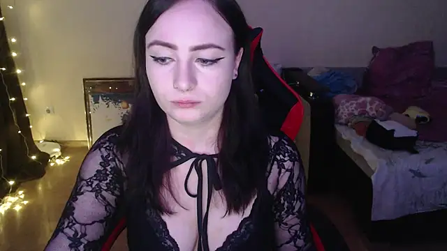 Snapshot of Laralianna chatting on January 7, 2:03 am Laralianna online show from January 7, 2:03 am