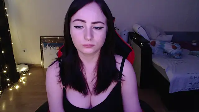 Snapshot of Laralianna chatting on January 16, 7:01 am Laralianna online show from January 16, 7:01 am