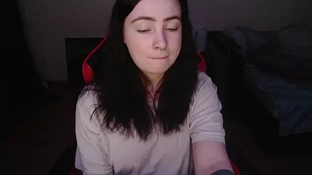 Snapshot of Laralianna chatting on February 6, 7:50 pm Laralianna online show from February 6, 7:50 pm