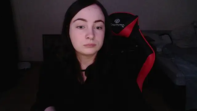 Snapshot of Laralianna chatting on February 10, 8:57 pm Laralianna online show from February 10, 8:57 pm