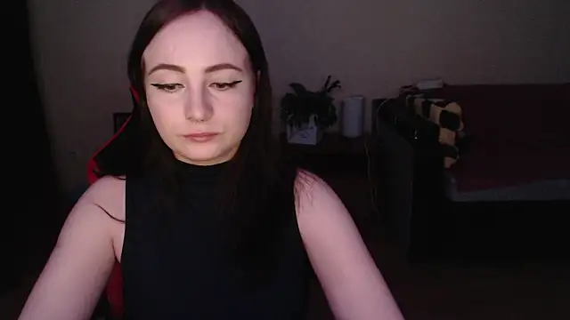 Laralianna online show from March 25, 5:30 pm