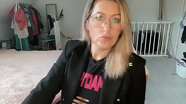 TessToy online show from November 6, 8:26 am