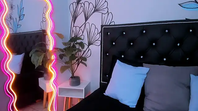 Sweet Ariadna  online show from March 11, 12:11 pm