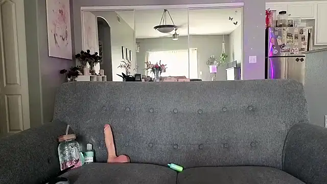 Snapshot of Lexi_Shocker chatting on February 11, 7:08 pm Lexi Shocker online show from February 11, 7:08 pm