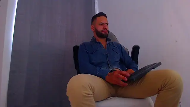 Oliverdrew 1 online show from January 28, 9:19 pm