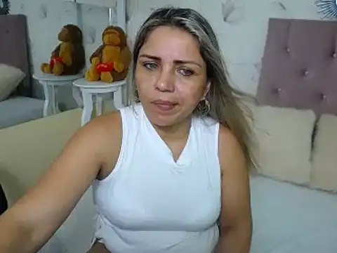 Snapshot of cum_bigass chatting on January 25, 6:35 pm cum bigass online show from January 25, 6:35 pm