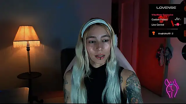 Snapshot of Saucy_Jenn chatting on January 11, 3:44 am Saucy Jenn online show from January 11, 3:44 am