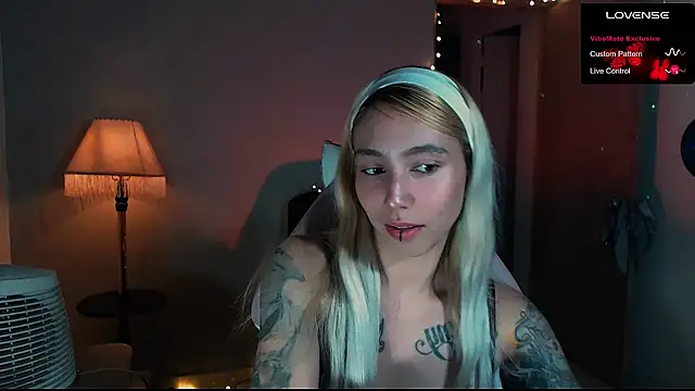 Snapshot of Saucy_Jenn chatting on January 25, 2:58 am Saucy Jenn online show from January 25, 2:58 am