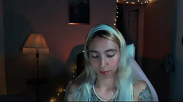 Snapshot of Saucy_Jenn chatting on January 31, 3:52 am Saucy Jenn online show from January 31, 3:52 am