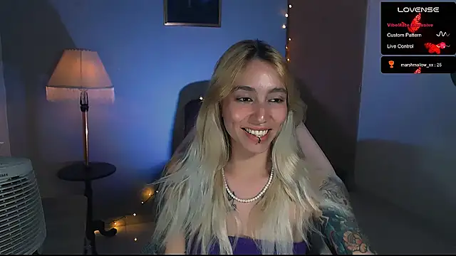 Snapshot of Saucy_Jenn chatting on February 2, 4:59 am Saucy Jenn online show from February 2, 4:59 am