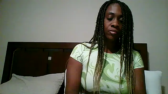 Snapshot of MsJuicy chatting on July 24, 4:32 am MsJuicy online show from July 24, 4:32 am