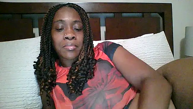 Snapshot of MsJuicy chatting on August 7, 4:25 am MsJuicy online show from August 7, 4:25 am
