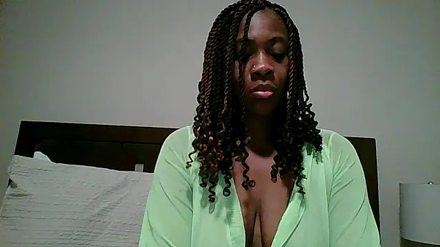 Snapshot of MsJuicy chatting on August 8, 11:34 am MsJuicy online show from August 8, 11:34 am