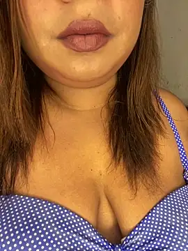 Cute ariana  online show from June 13, 5:55 pm