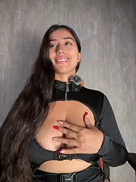 Valentinne z online show from December 3, 11:58 pm