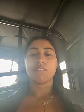 Snapshot of Valentinne_z chatting on May 16, 3:11 pm Valentinne z online show from May 16, 3:11 pm