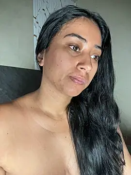 Snapshot of Valentinne_z chatting on July 30, 10:36 am Valentinne z online show from July 30, 10:36 am