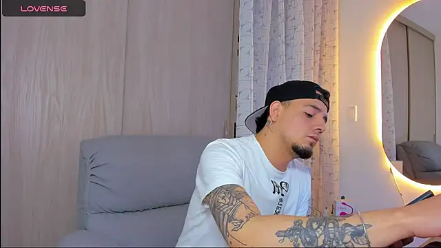 alejandro calderon1 online show from November 15, 7:05 am