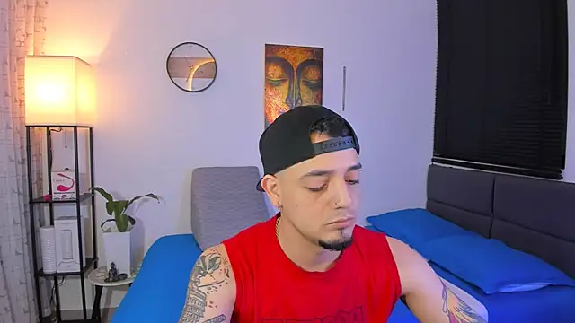 Snapshot of alejandro_calderon1 chatting on June 7, 2:27 am alejandro calderon1 online show from June 7, 2:27 am