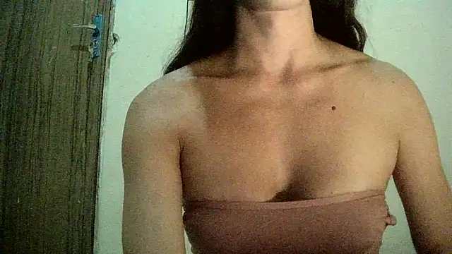 Snapshot of AlexiaDuucan chatting on January 12, 12:33 pm AlexiaDuucan online show from January 12, 12:33 pm