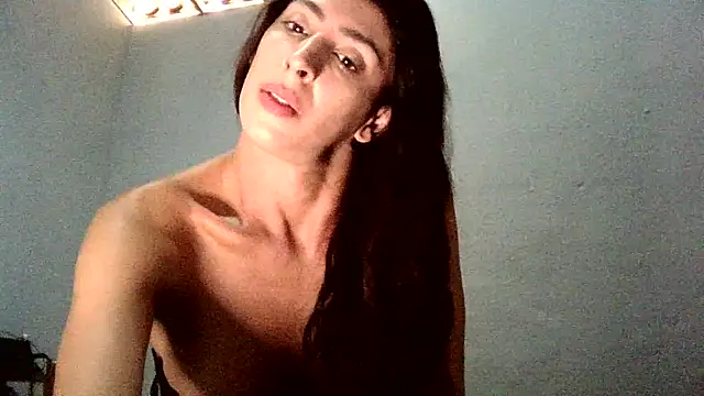 Snapshot of AlexiaDuucan chatting on January 25, 2:47 pm AlexiaDuucan online show from January 25, 2:47 pm