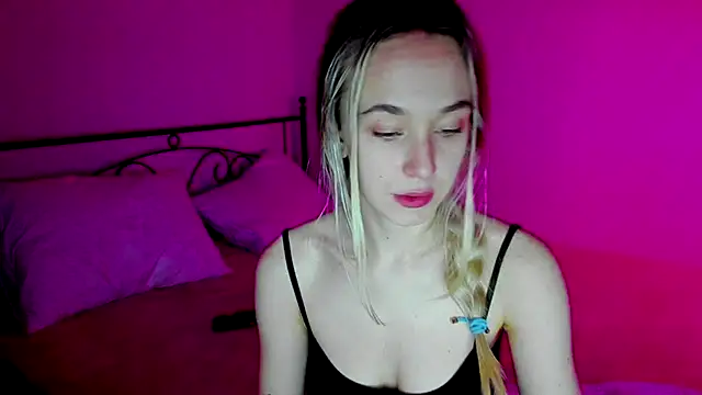 Snapshot of SexyCocobutt chatting on February 22, 12:40 pm SexyCocobutt online show from February 22, 12:40 pm