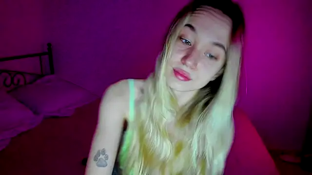 Snapshot of SexyCocobutt chatting on March 7, 8:45 am SexyCocobutt online show from March 7, 8:45 am