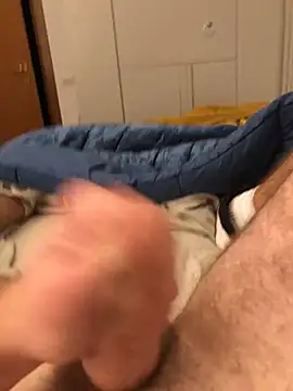 Snapshot of MagicKenzo99 chatting on December 19, 5:50 pm MagicKenzo99 online show from December 19, 5:50 pm