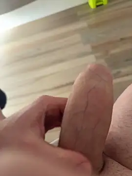 Snapshot of MagicKenzo99 chatting on February 5, 11:59 am MagicKenzo99 online show from February 5, 11:59 am