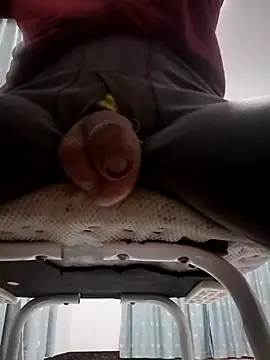 Snapshot of shezai1075461868 chatting on February 21, 5:47 pm shezai1075461868 online show from February 21, 5:47 pm