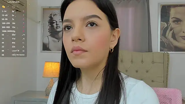 Snapshot of Beautyari_ chatting on January 18, 12:04 pm Beautyari online show from January 18, 12:04 pm