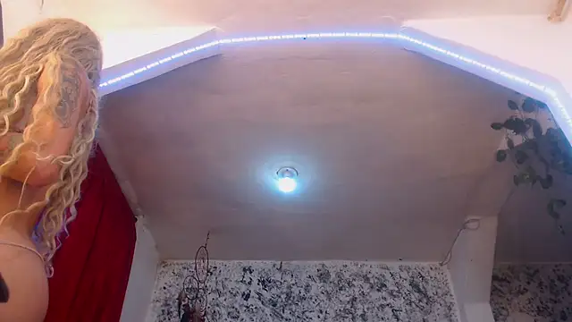 hornytsblonde online show from January 25, 2:14 pm