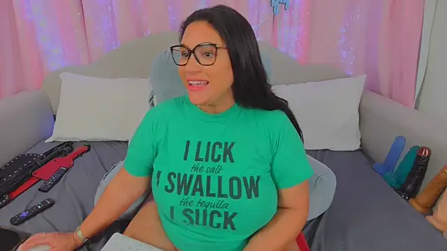 MeghanXO online show from December 29, 8:58 pm