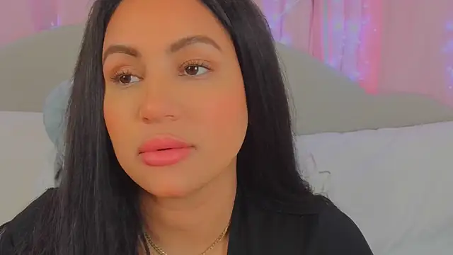 MeghanXO online show from December 31, 6:02 pm