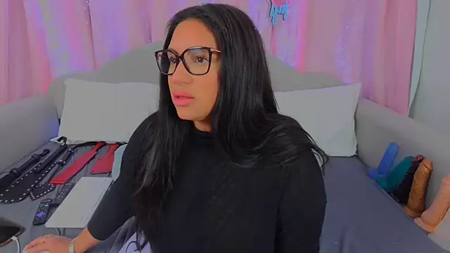 MeghanXO online show from January 2, 2:57 pm