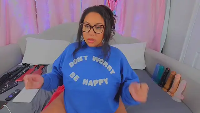 MeghanXO online show from February 5, 3:34 am