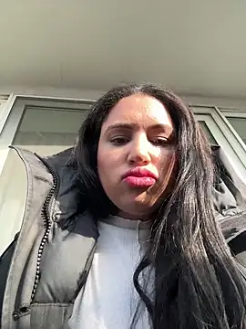 MeghanXO online show from December 18, 3:18 pm