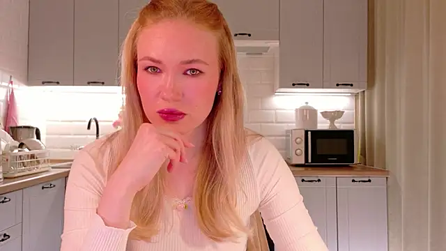 Veronika Mitchel online show from April 22, 6:09 pm