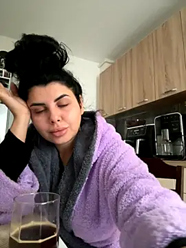 Snapshot of Scarlett-Dream chatting on October 1, 5:24 am Scarlett-Dream online show from October 1, 5:24 am