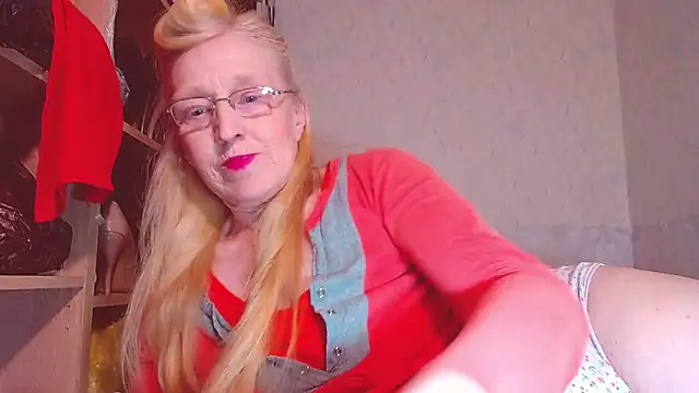 Snapshot of MadamBombShell chatting on December 27, 12:01 pm MadamBombShell online show from December 27, 12:01 pm