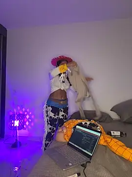 Snapshot of stormyy_ chatting on October 22, 11:37 pm stormyy online show from October 22, 11:37 pm