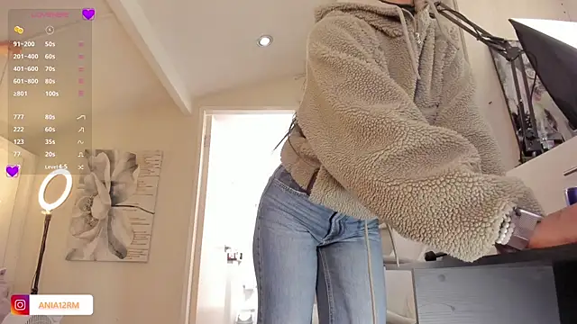 catalinasaiz online show from December 21, 3:19 pm