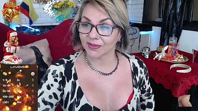 Snapshot of Myrnasexxx chatting on December 28, 7:01 pm Myrnasexxx online show from December 28, 7:01 pm