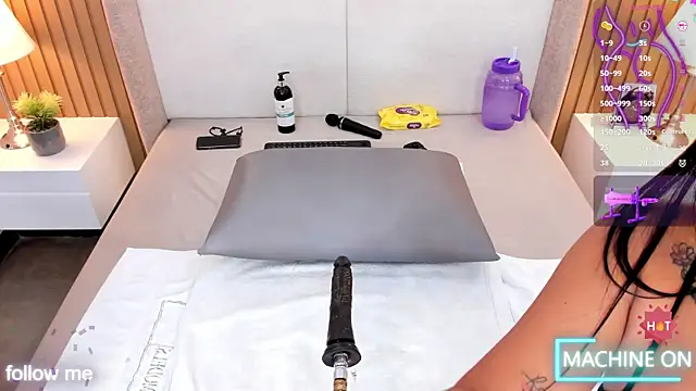 bounce katty online show from October 9, 8:18 pm