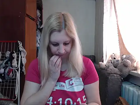 BustyBlond online show from March 17, 6:07 am