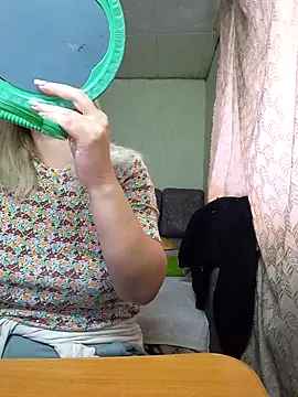 BustyBlond online show from October 13, 4:12 am