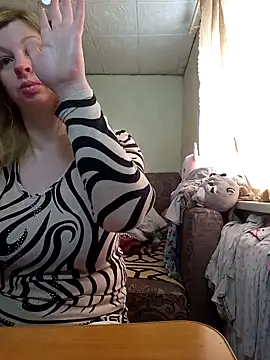 BustyBlond online show from March 27, 5:24 am